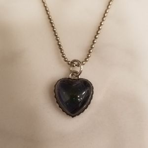 Heart mood necklace